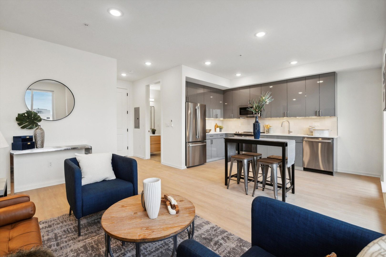 Philadelphia Apartment: 225 N 12th St