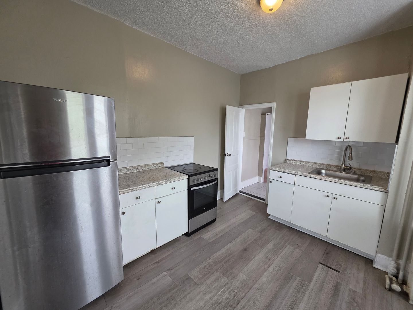 Philadelphia Apartment: 104 S 51st Street