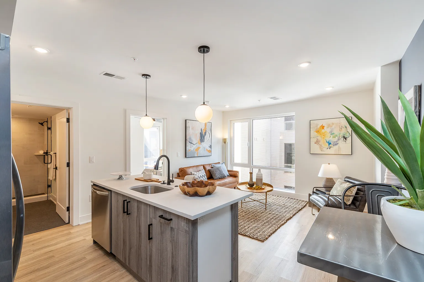 Philadelphia Apartment: 629 W Girard Ave