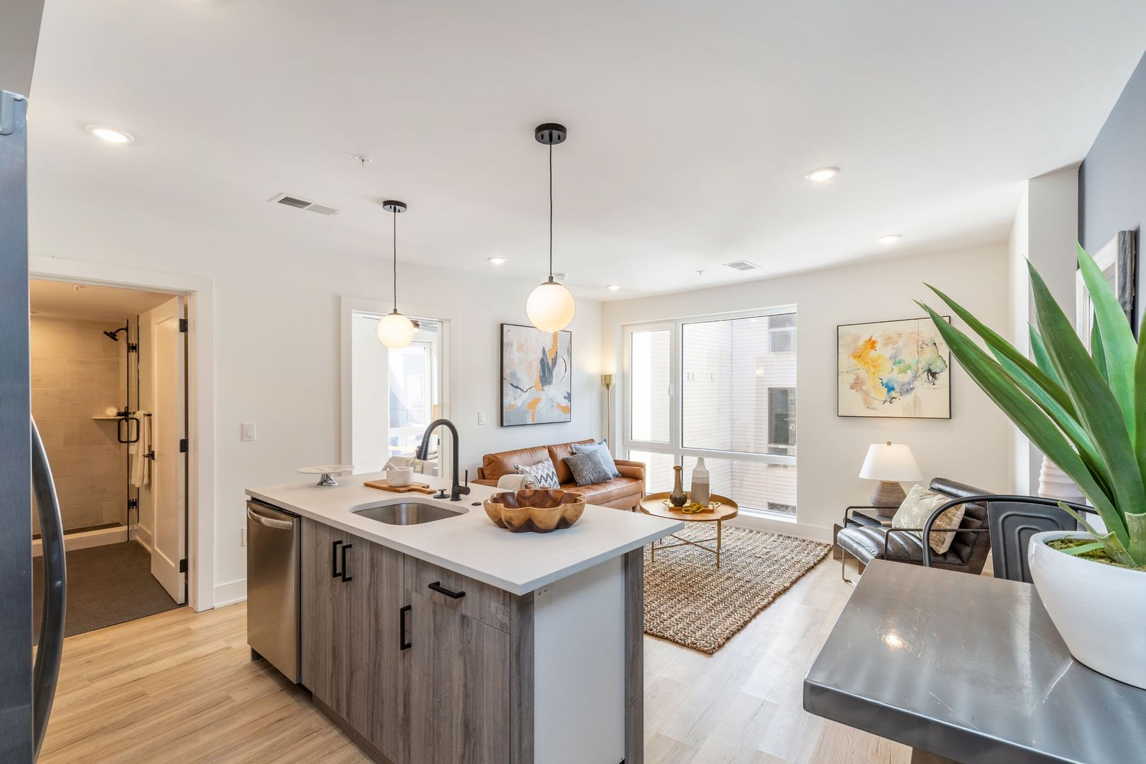 Philadelphia Apartment: 629 W Girard Ave
