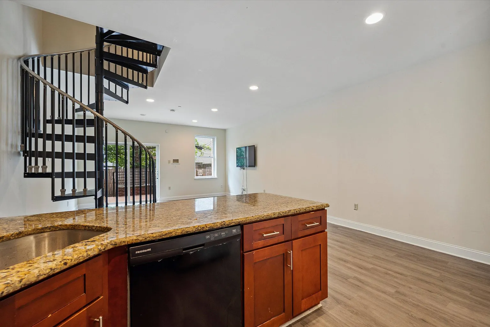 Philadelphia Apartment: 1916 N 18th St