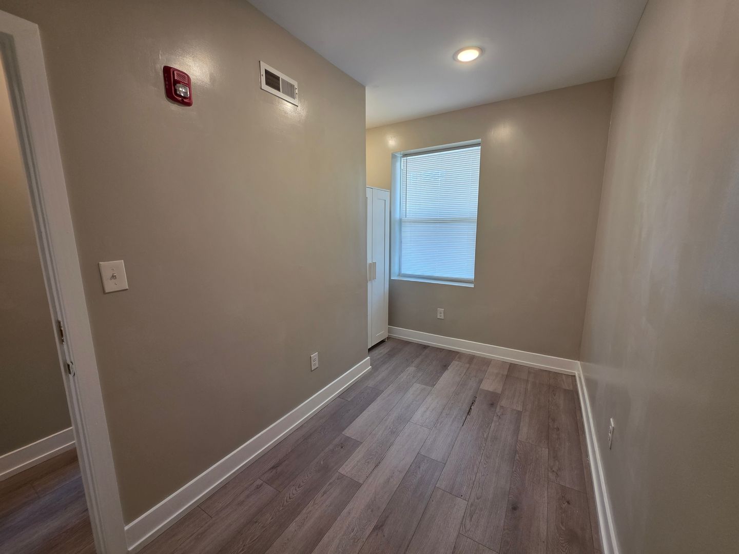 Philadelphia Apartment: 1649 Pratt St.