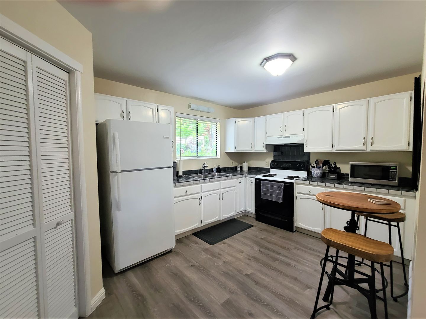 Kailua Townhome: 42-102 Aleka Place, Unit A