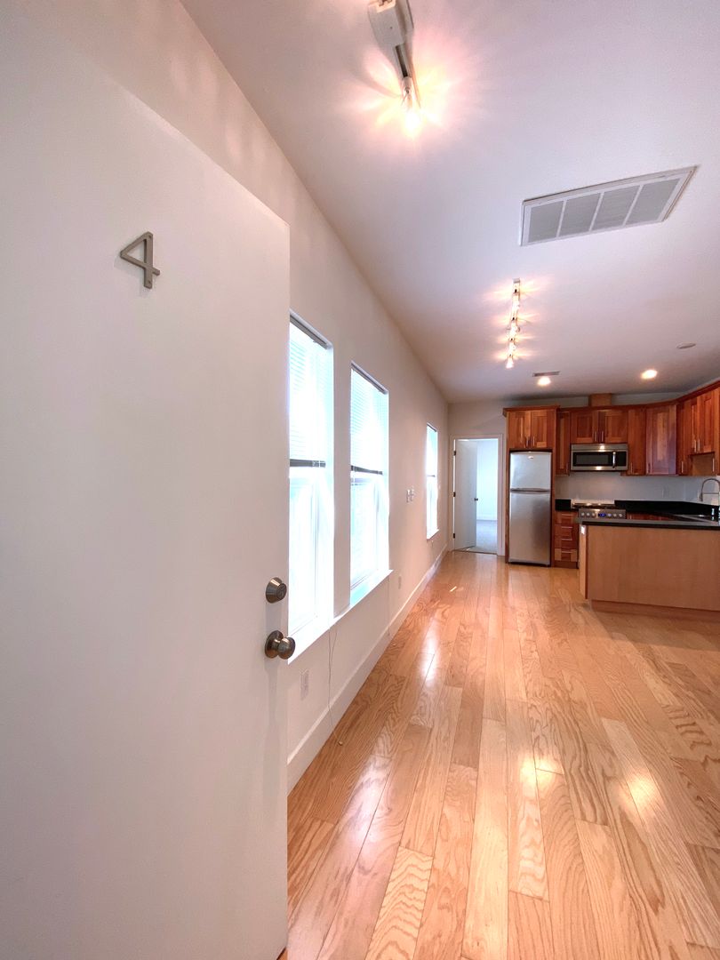 San Francisco Apartment: 2630 Sutter St.