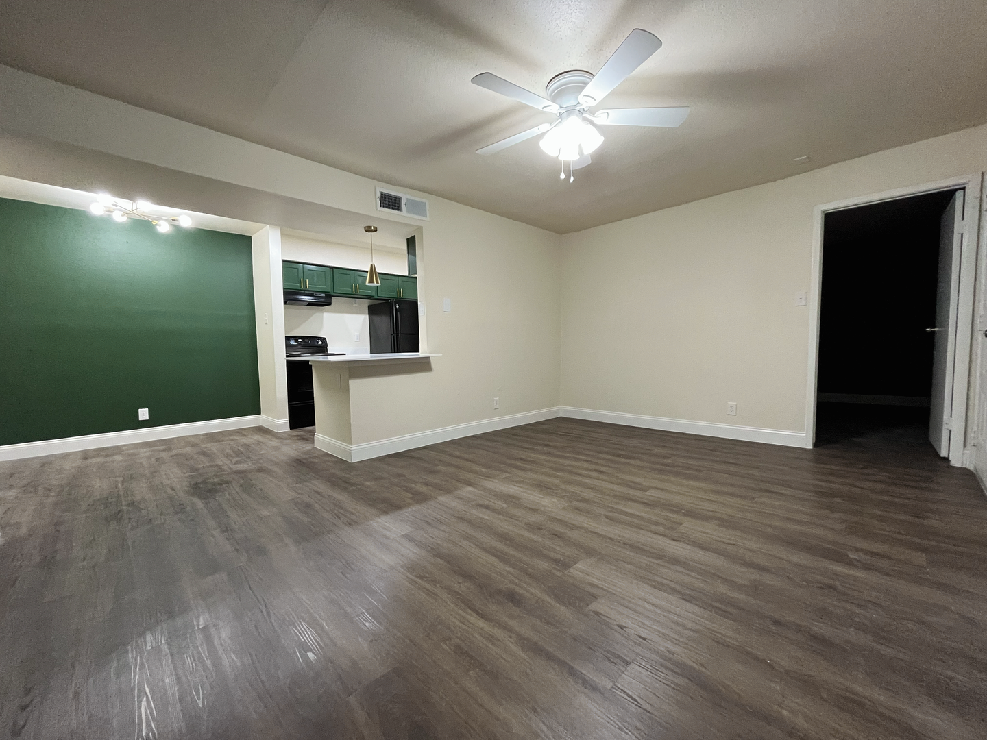 San Antonio Apartment: 534 Hunt Lane