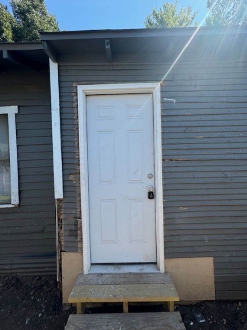 Oklahoma City Apartment: 1732 NW 2nd St