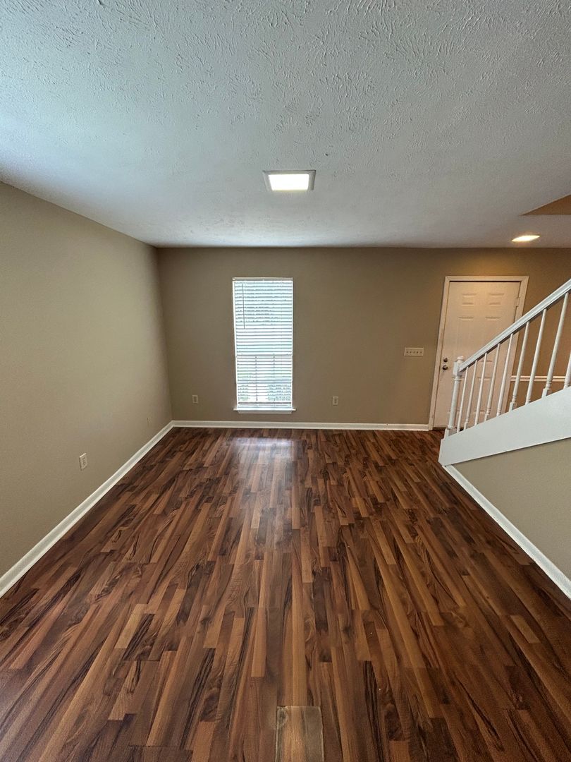 900 Whitworth Street * 4 of 12
