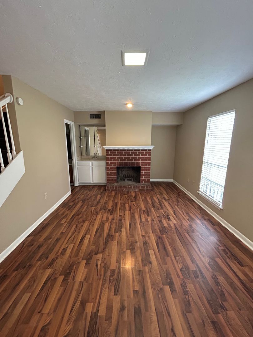 900 Whitworth Street * 2 of 12