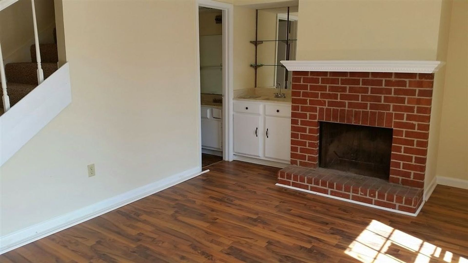 900 Whitworth Street * 6 of 12