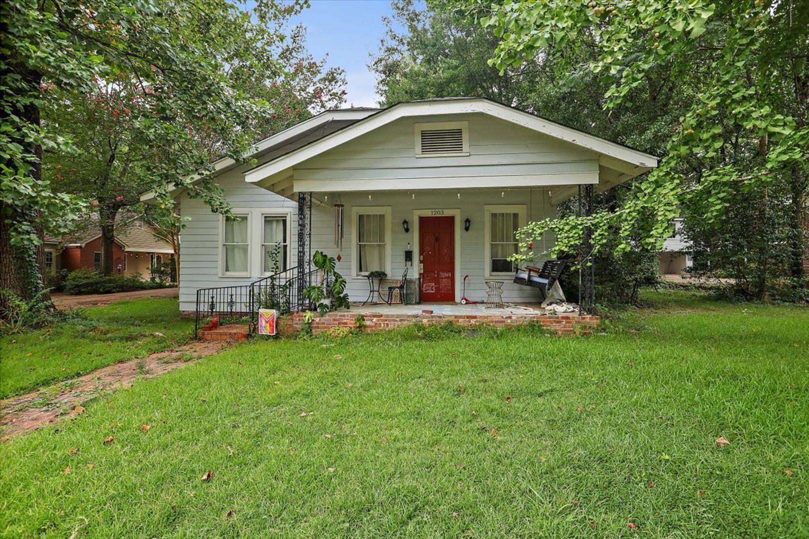 Jackson House: 1203 Greymont Avenue