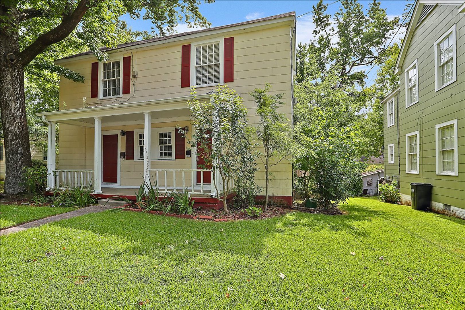 Jackson Apartment: 1628/ 1630 Saint Mary Street