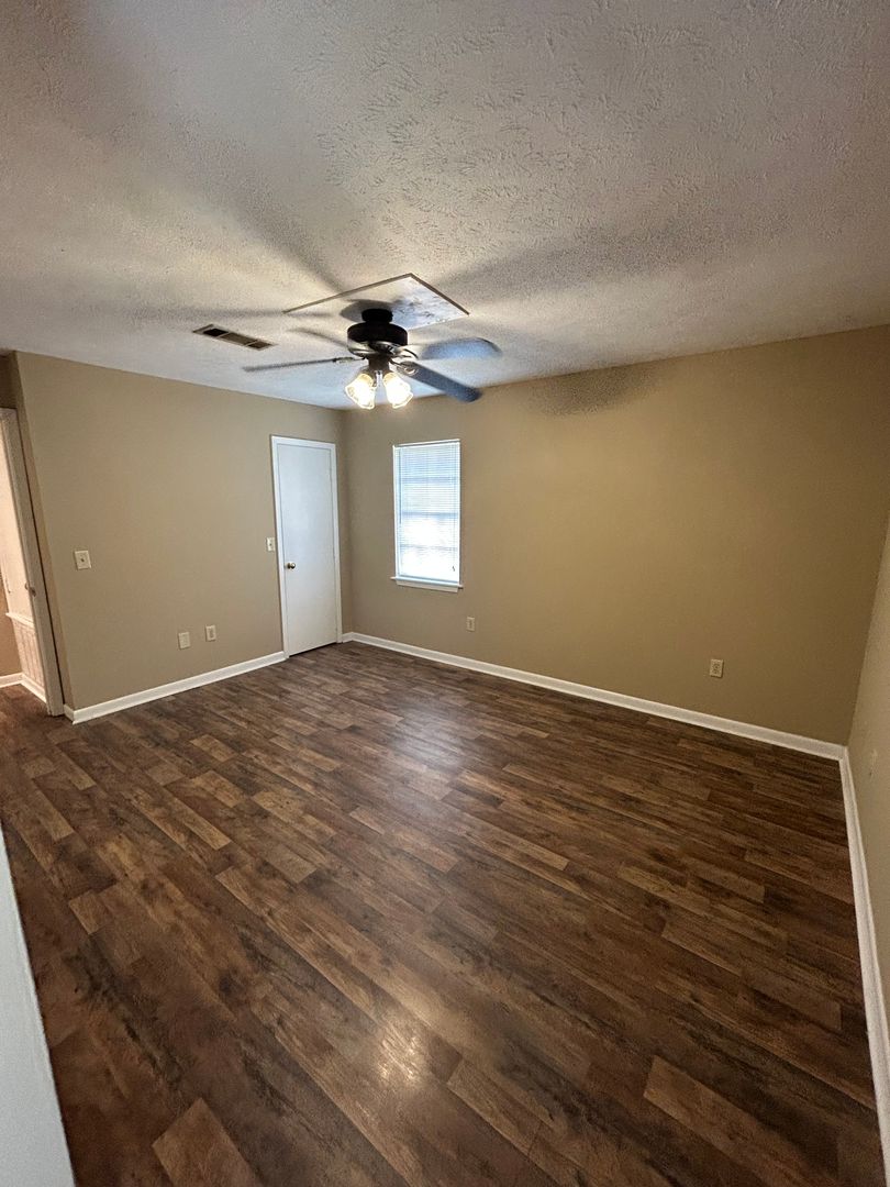 900 Whitworth Street * 9 of 12