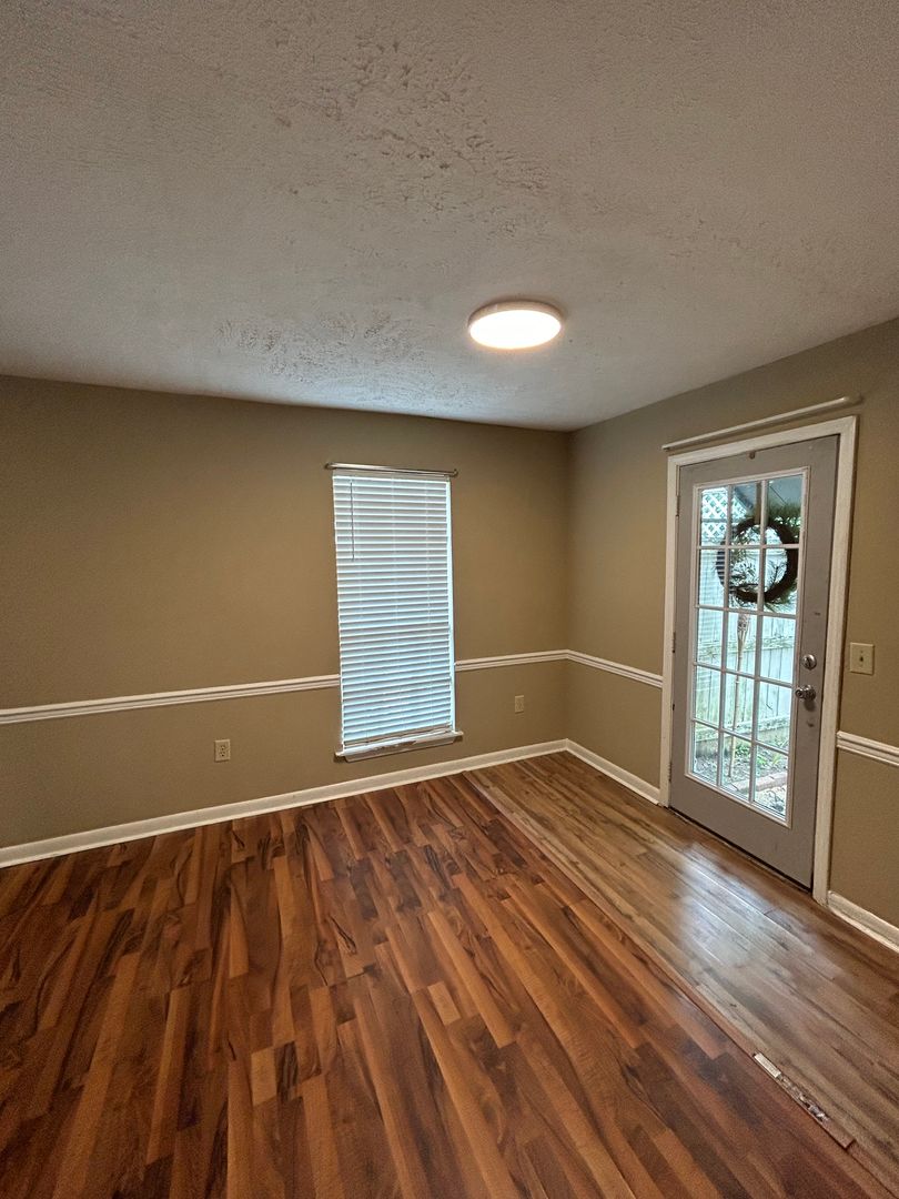 900 Whitworth Street * 5 of 12
