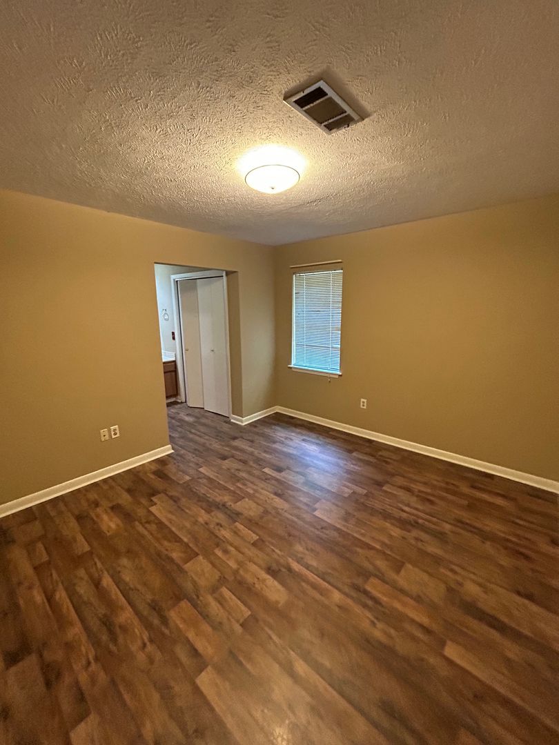 900 Whitworth Street * 8 of 12