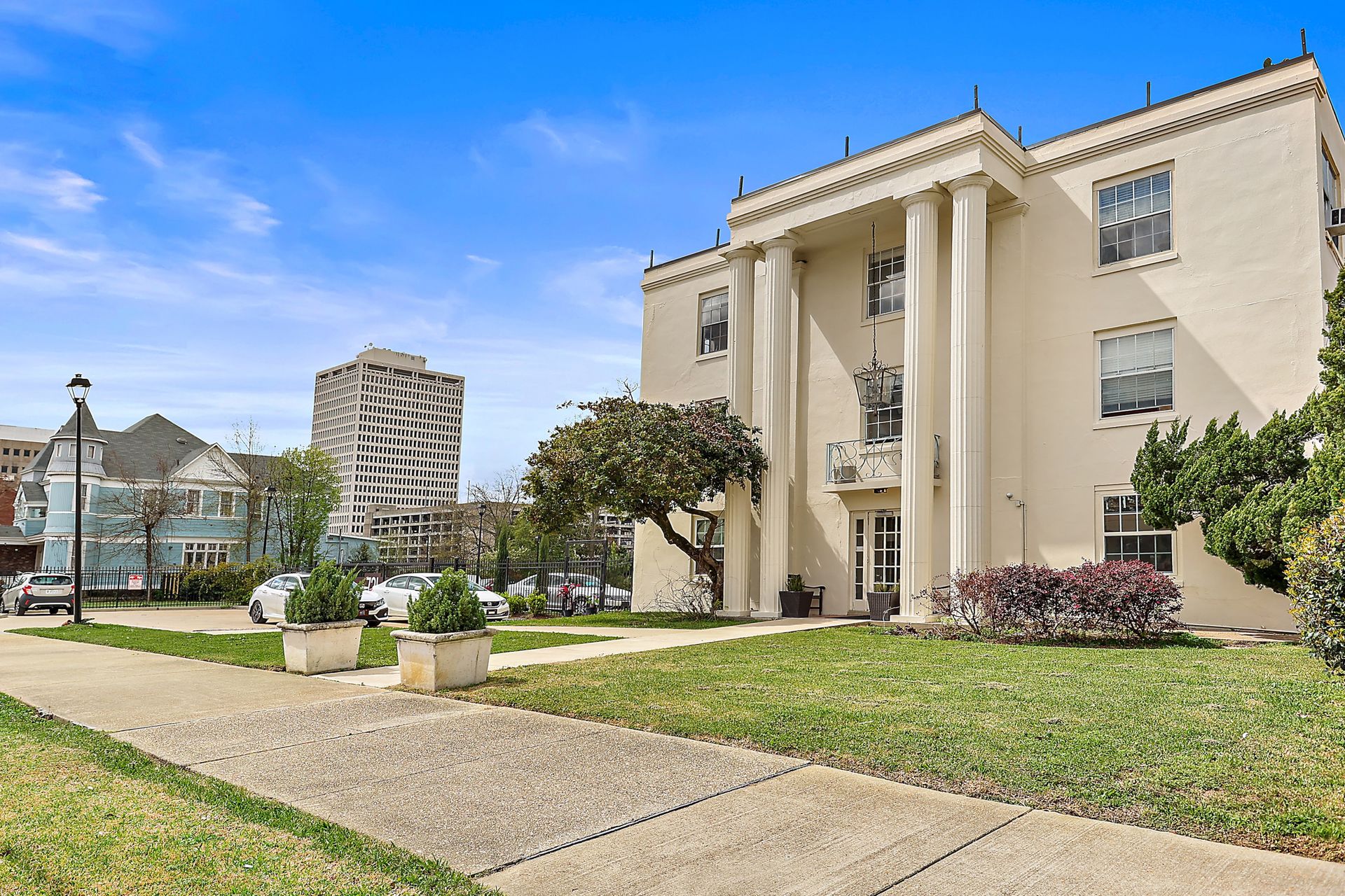 One-Bedroom in Belhaven! 2 of 12