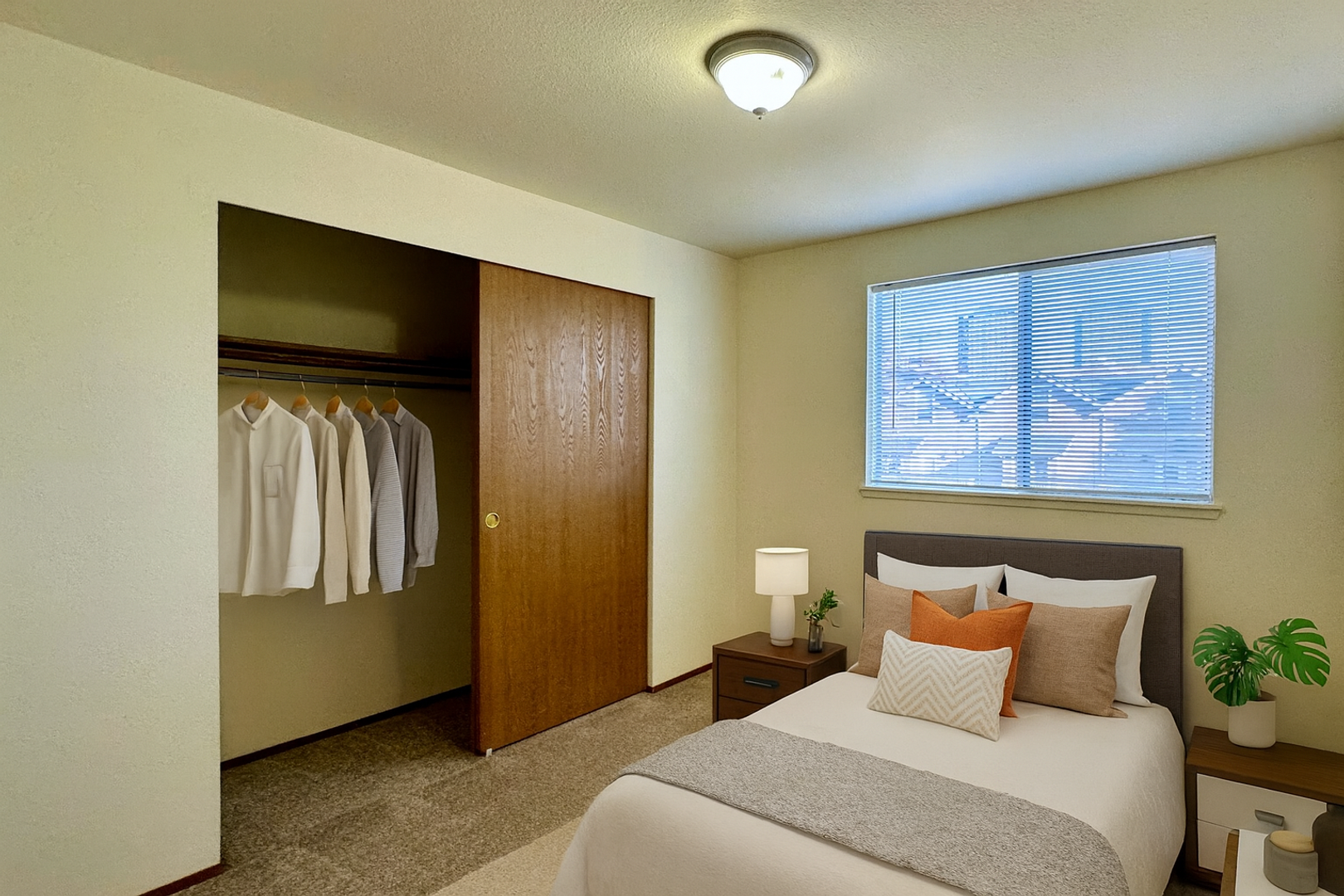 Seattle Apartment: 4219 7th Ave NE