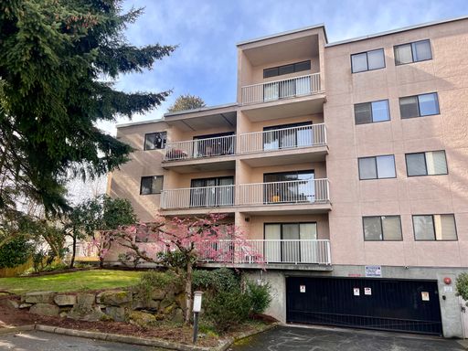 Lakeview Court - Maple Leaf Neighborhood! – photo 1