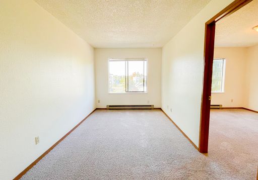 Adria 2 Bedroom / 1 Bathroom (750 SqFt) – photo 1
