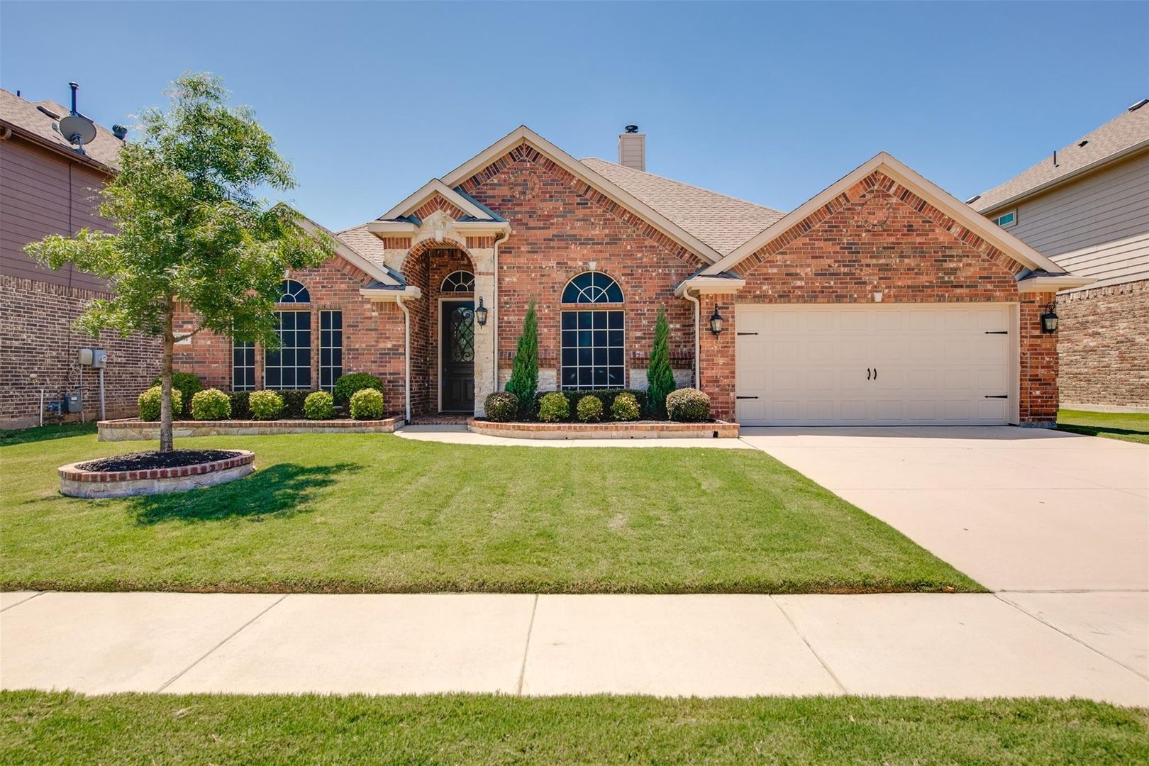 Fort Worth House: 9801 Saltbrush St.