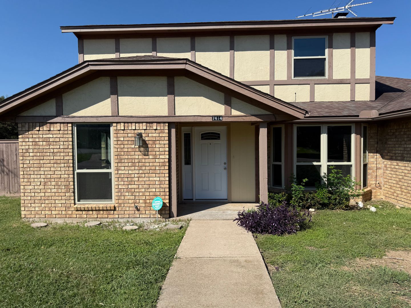 Fort Worth Apartment: 7412-14 Lemonwood Ln.
