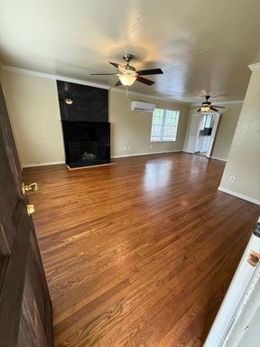 MOVE IN SPECIAL OF $500 OFF 1ST FULL MONTHS RENT!!!! Welcome to this charming Tudor-Styled home in the heart of Fort Worth! – photo 1