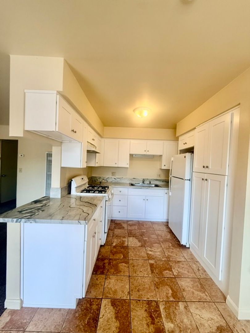 Chula Vista Apartment: 591 "D" St, Units A-L