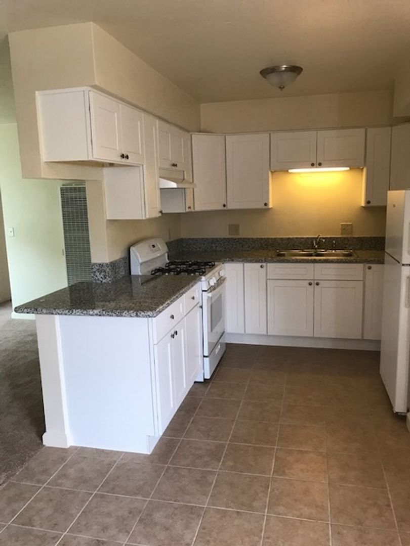 Chula Vista Apartment: 591 "D" St, Units A-L