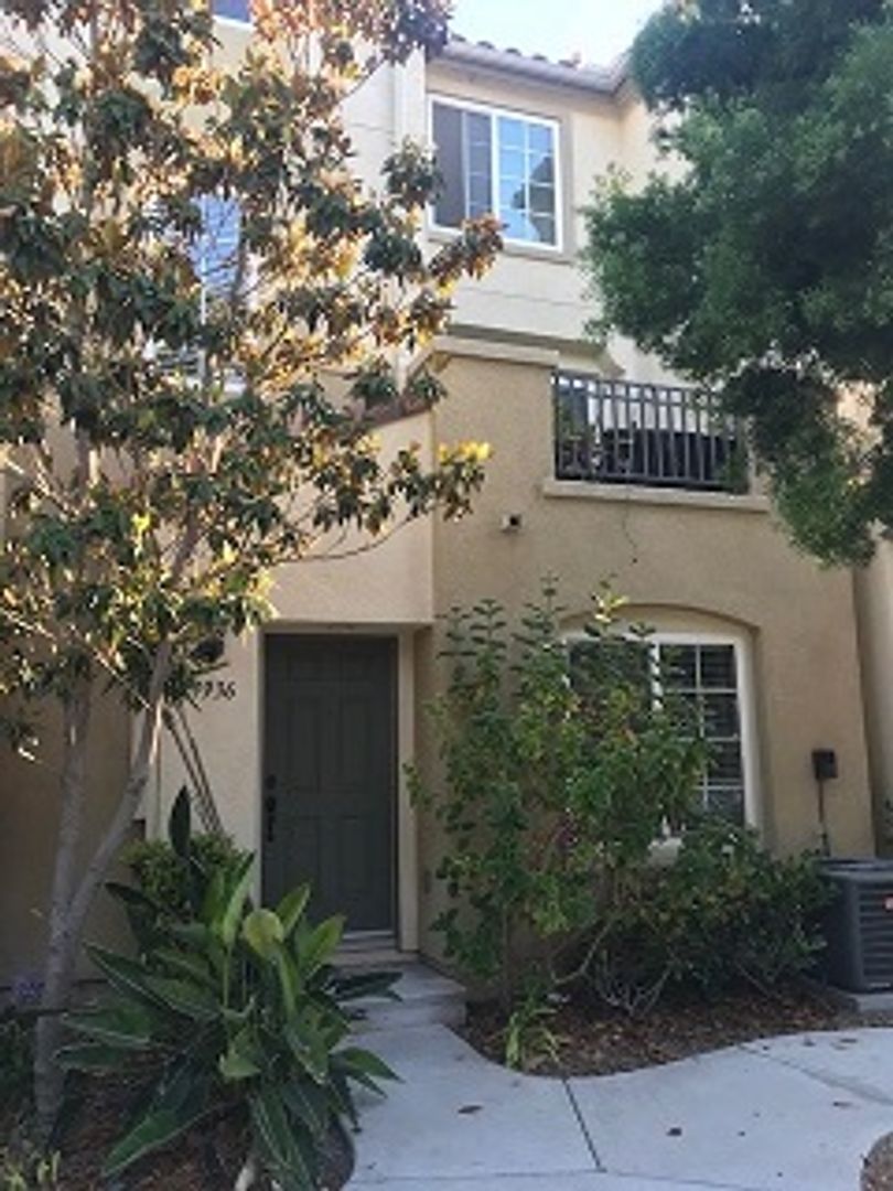 Chula Vista House: 1936 Caminito Alcala