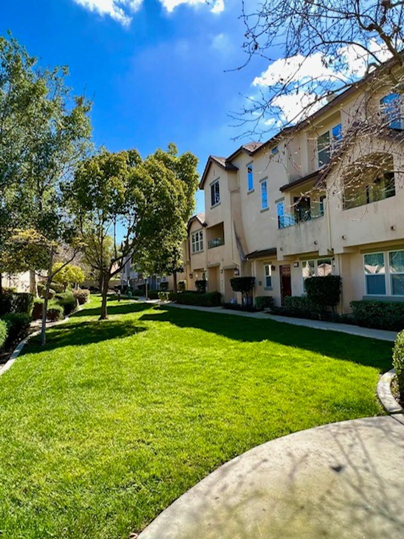 Chula Vista House: 2709 Apricot  Court