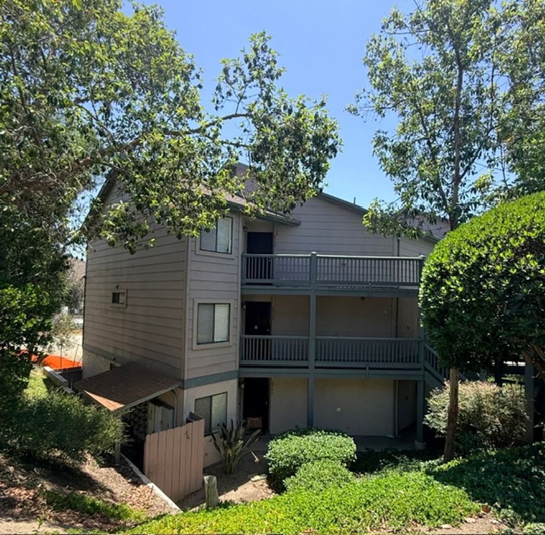 San Diego House: 2912 Anawood Way