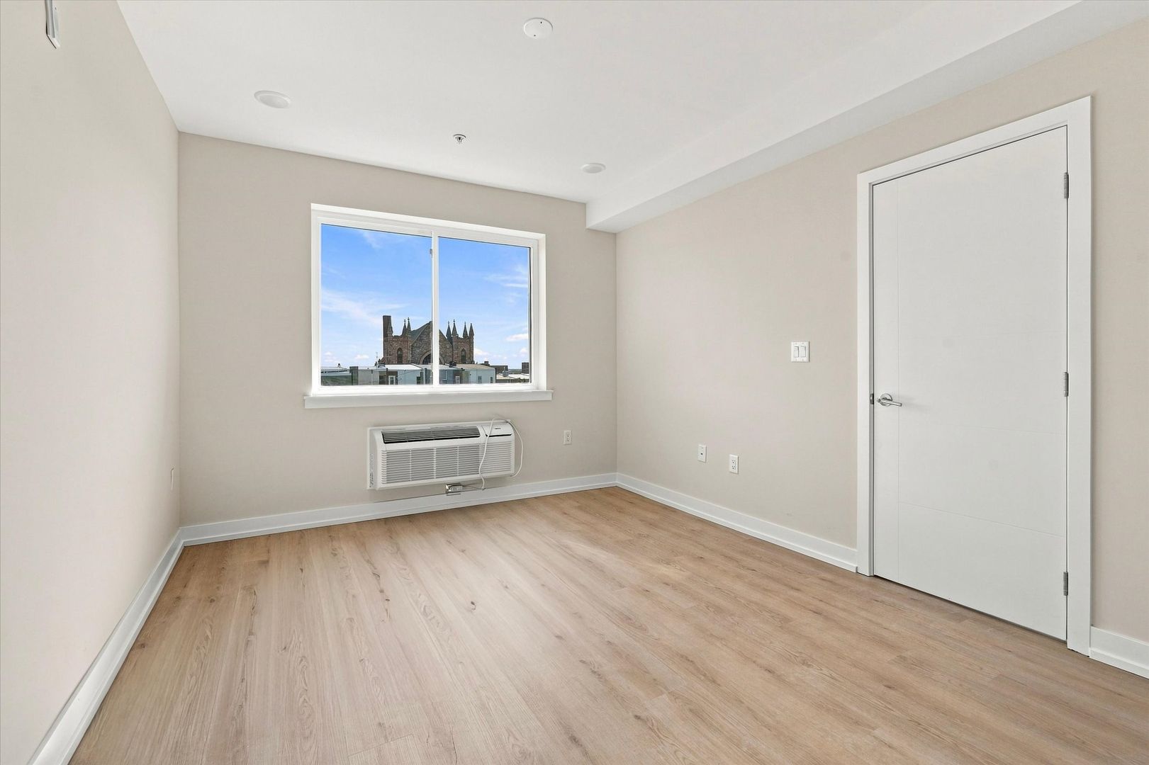 Philadelphia Apartment: 2523 N Fairhill St