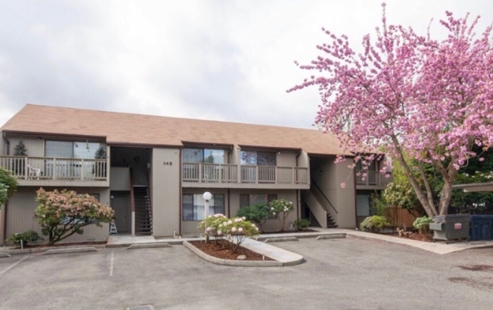 Issaquah Apartment: 145 NW Alder Pl