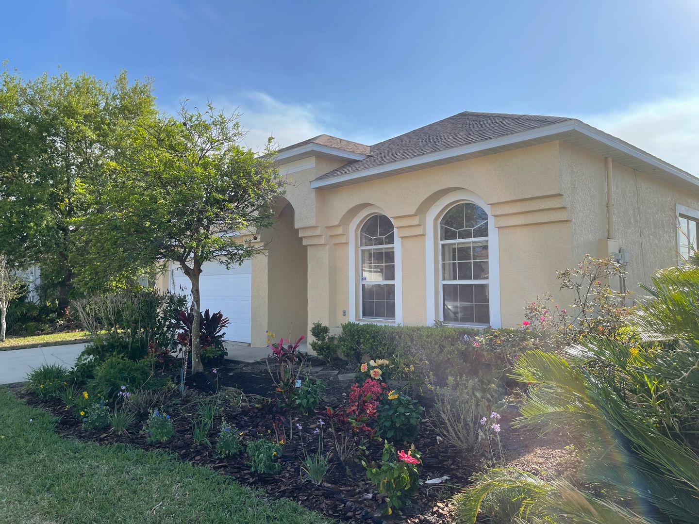 Daytona Beach House: 102 Carnival Drive