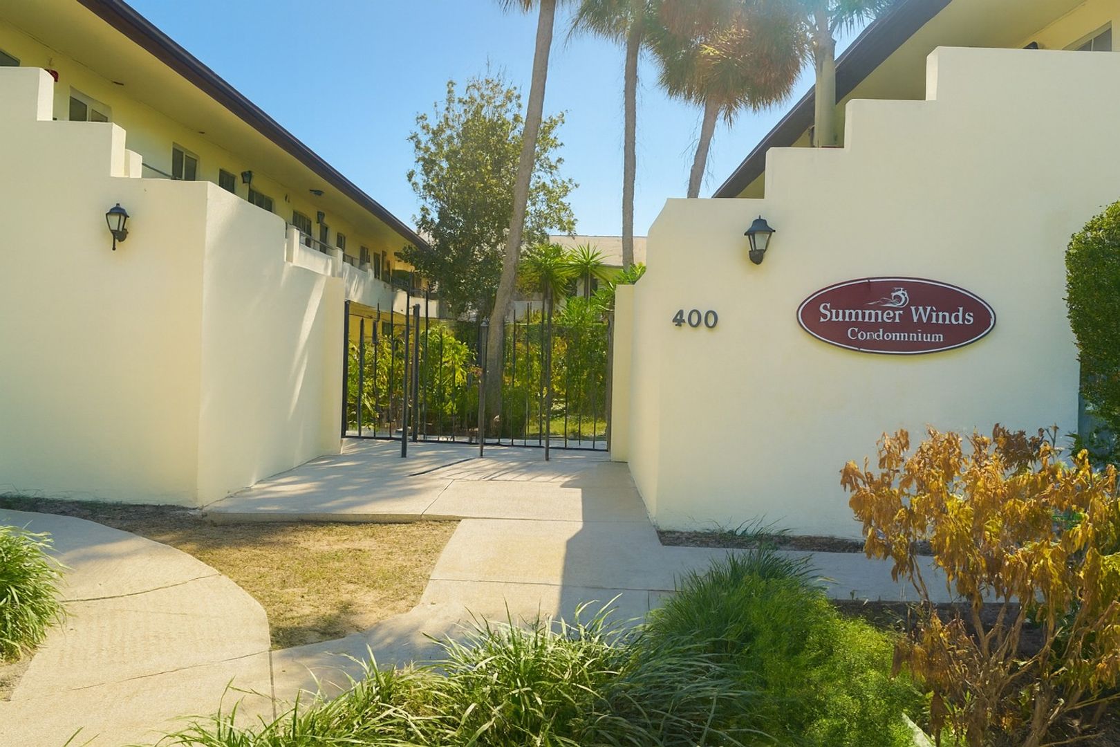 Daytona Beach Condo: 400 Oakridge Blvd #23