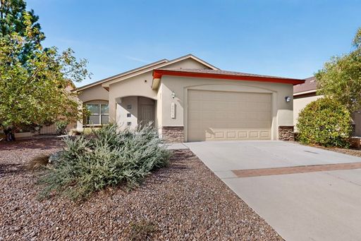 Inviting 3 Bedroom Green Home in the Northwest – photo 1