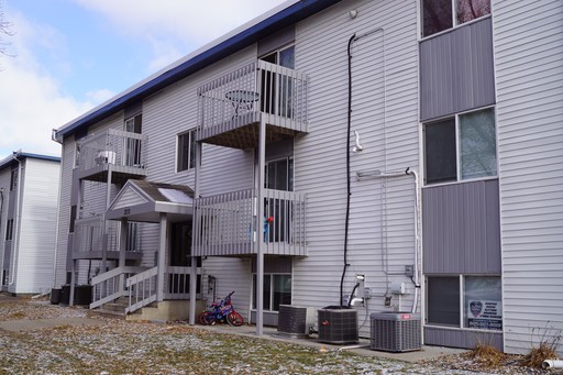 APPLY TODAY! Two bed / 1 bath for ONLY $787.00, $500 Deposit with Pro-rated rent FREE - AVAILABLE NOW!! – photo 1