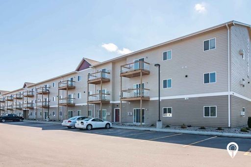 SPRING INTO SUMMER WITH SPECTACULAR SAVINGS! 1 BEDROOM $699 A MONTH PLUS $500 DEPOSIT! BIRTHDAY MONTH FREE! HURRY IN! – photo 1
