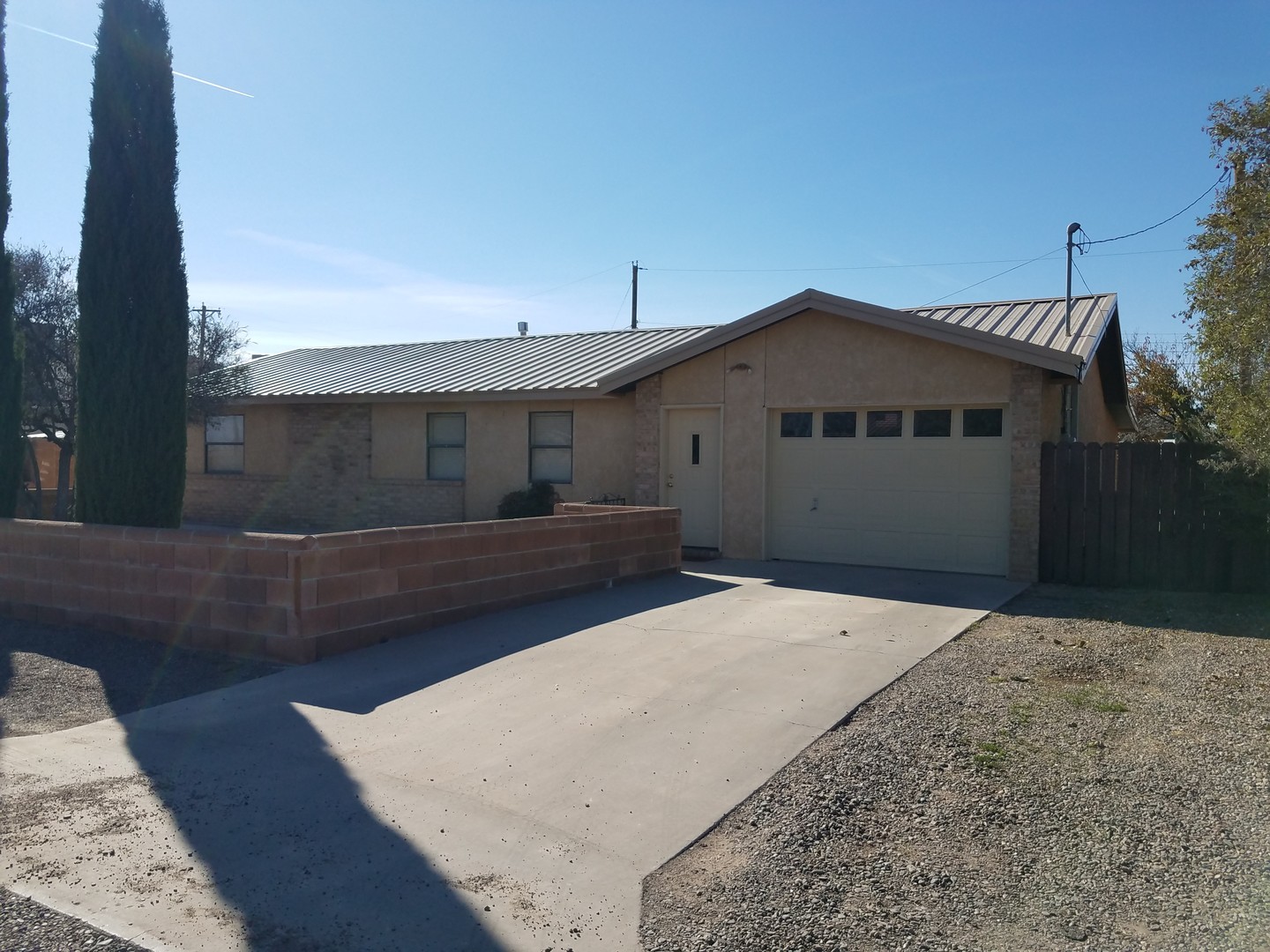 Deming House: 1416 S Sandburg Dr