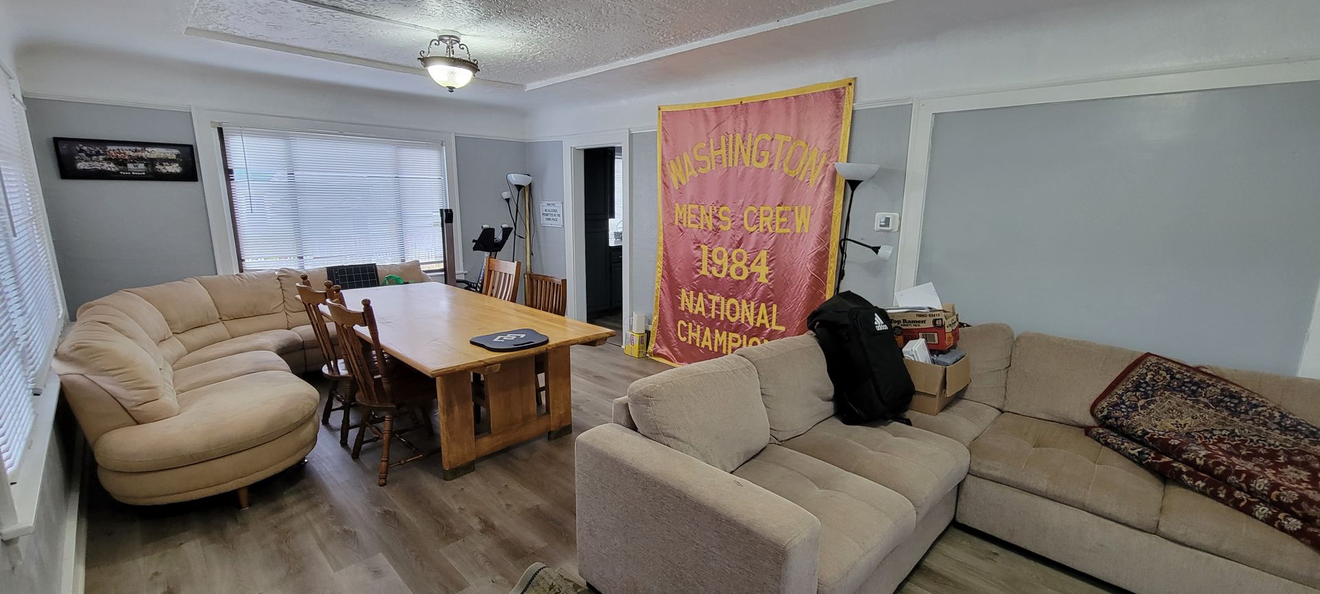 Seattle Apartment: 5745 25th Avenue NE