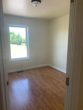 Lovely 2 Level Townhome in Falling Waters, WV