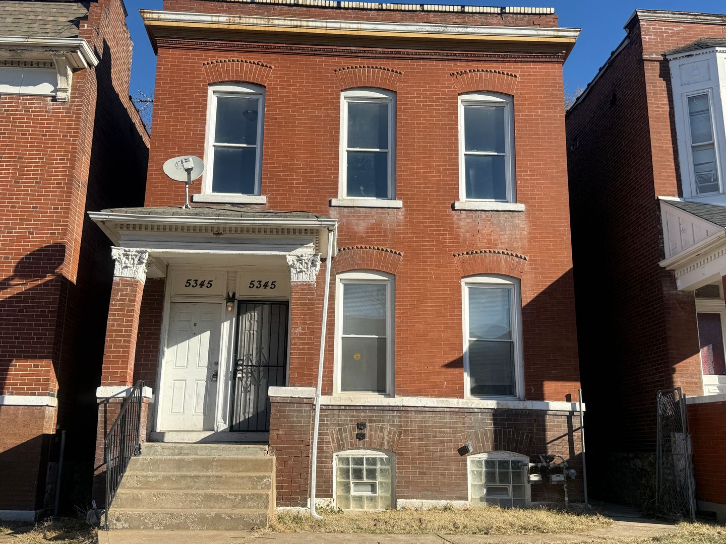 Saint Louis Apartment: 5345 Wells Ave.