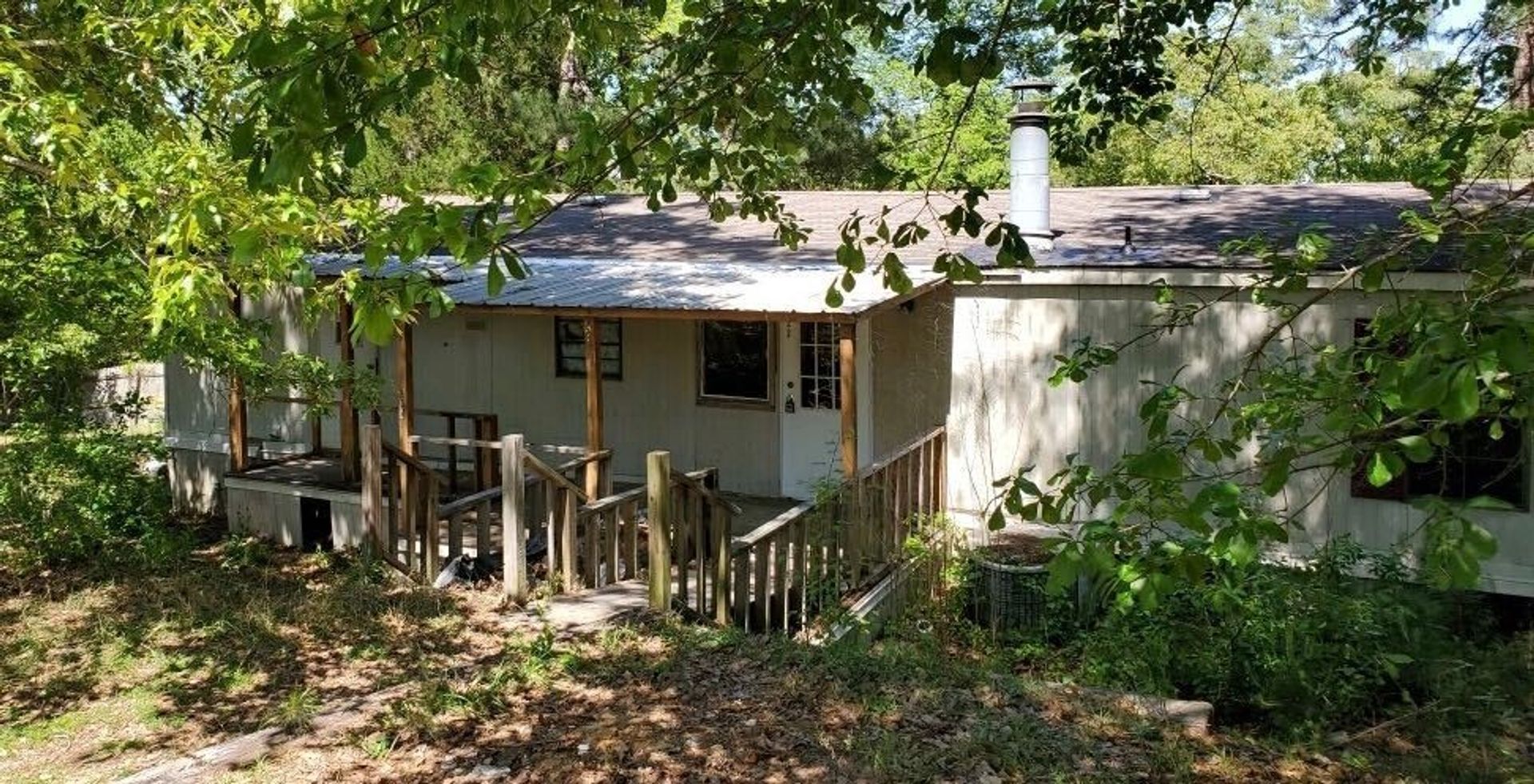 Aiken House: 722 Lime Ln