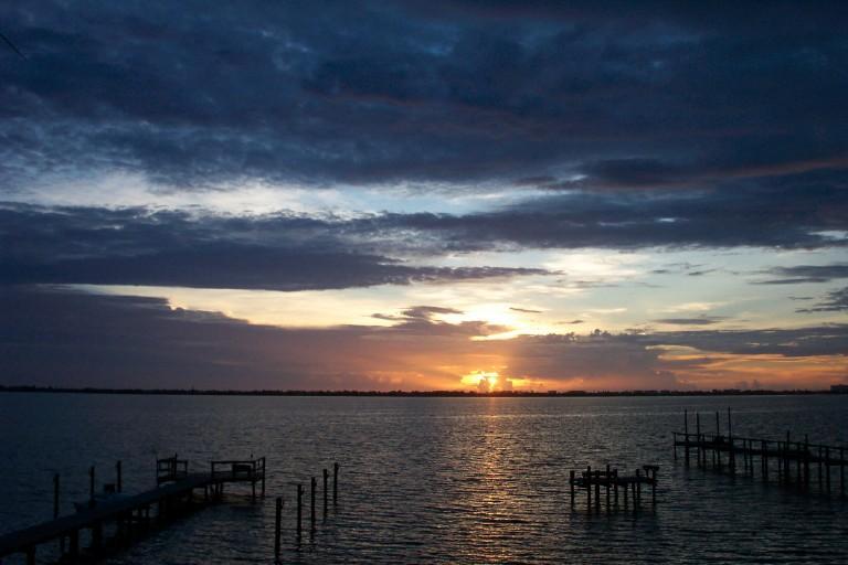 Melbourne Apartment: 2221 N Pineapple Ave