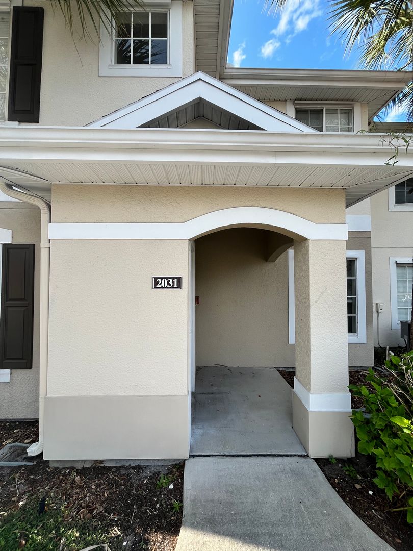 Melbourne Condo: 3501 D'Avinci Way