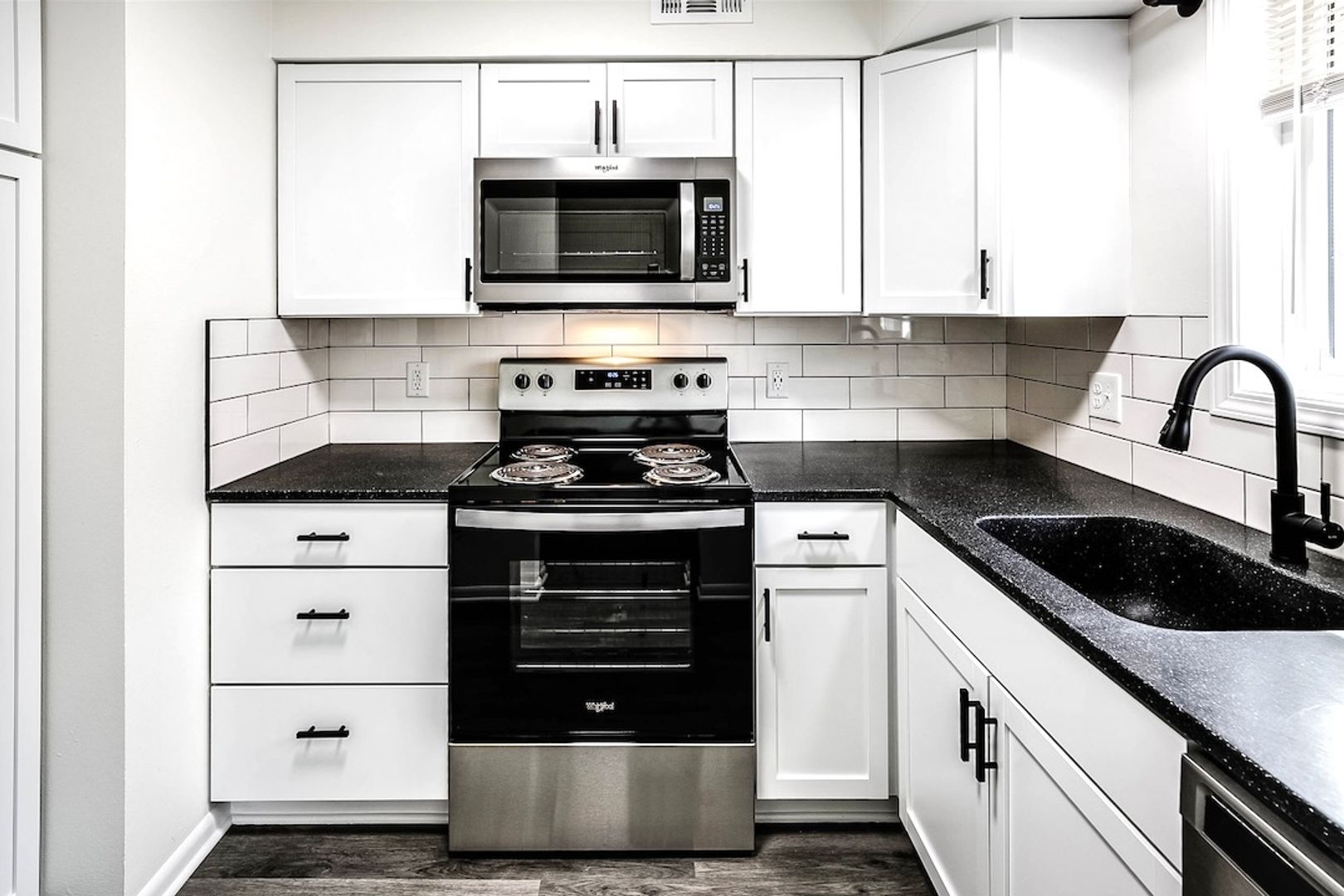 Modern 1-Bed and 1-Bath Apartment in Dundee! 4 of 11