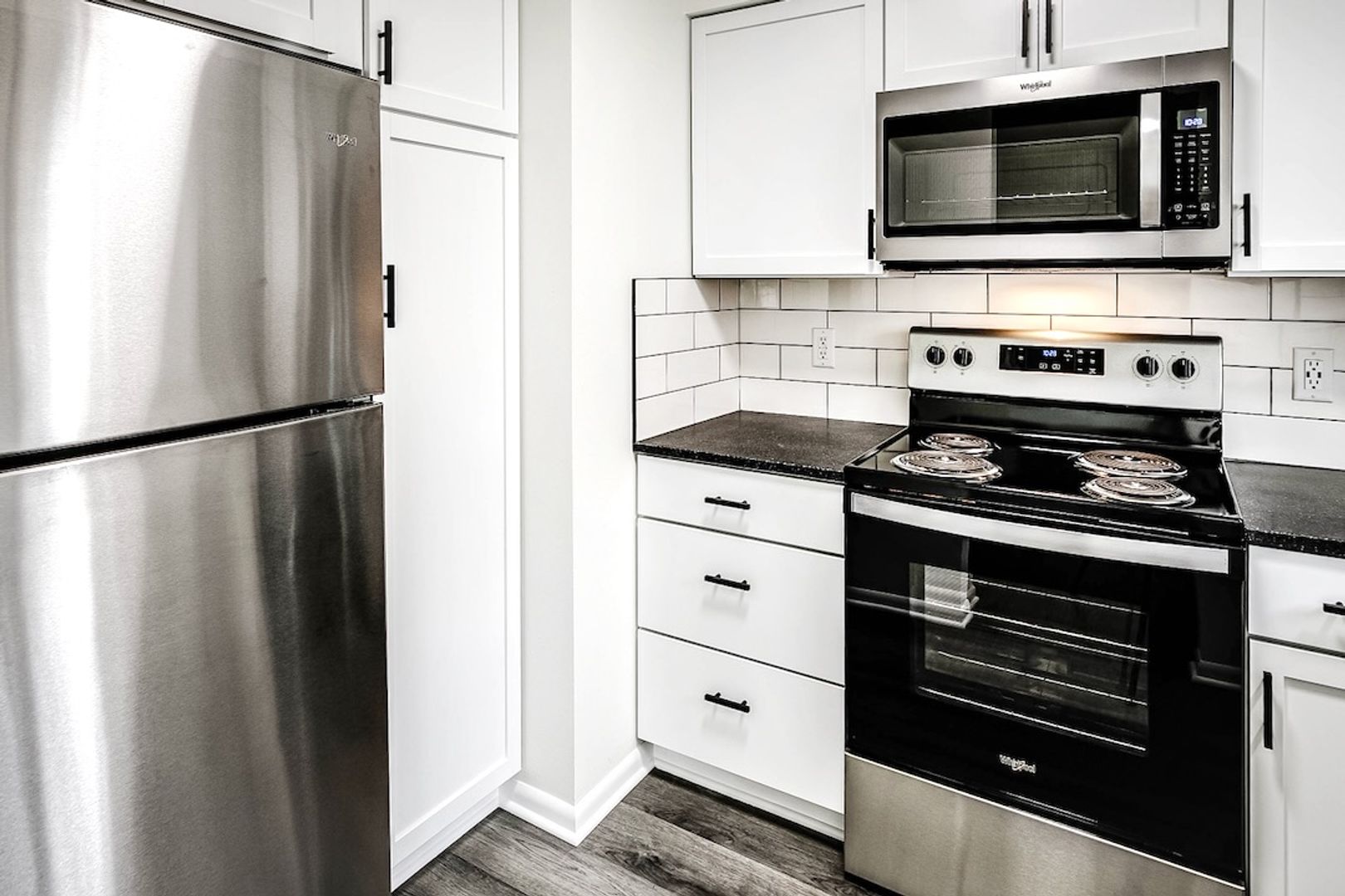 Modern 1-Bed and 1-Bath Apartment in Dundee! 3 of 12