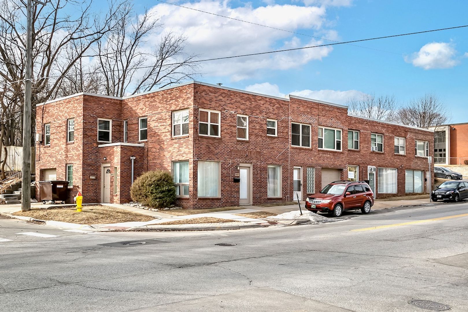 Omaha Apartment: 6601 Maple Street