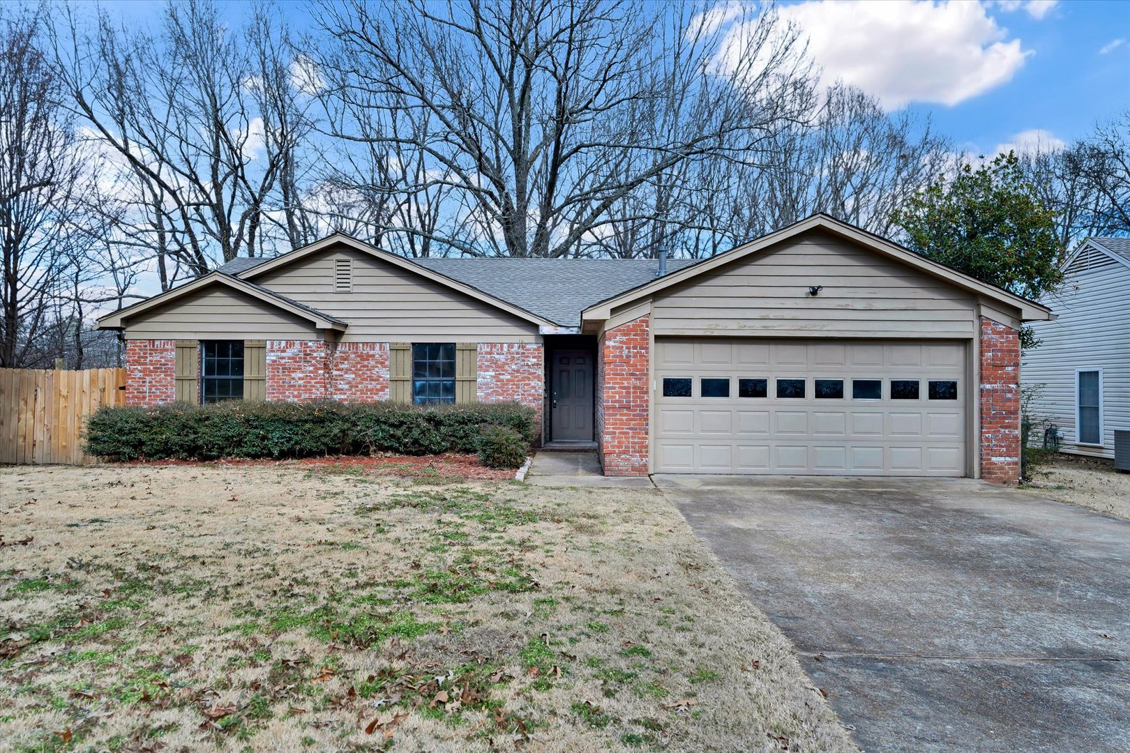 Jonesboro House: 2106 Bob White Cv