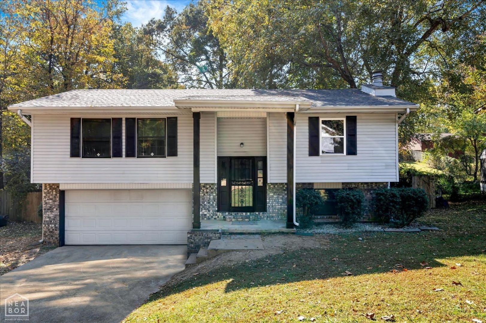 Jonesboro House: 2005 Bunker Hill Rd.