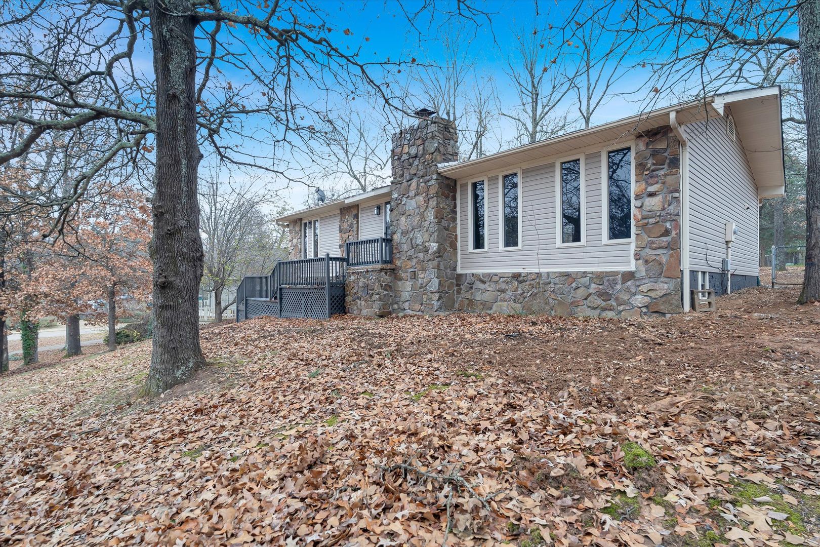 Jonesboro House: 1803 Deerwood Dr.